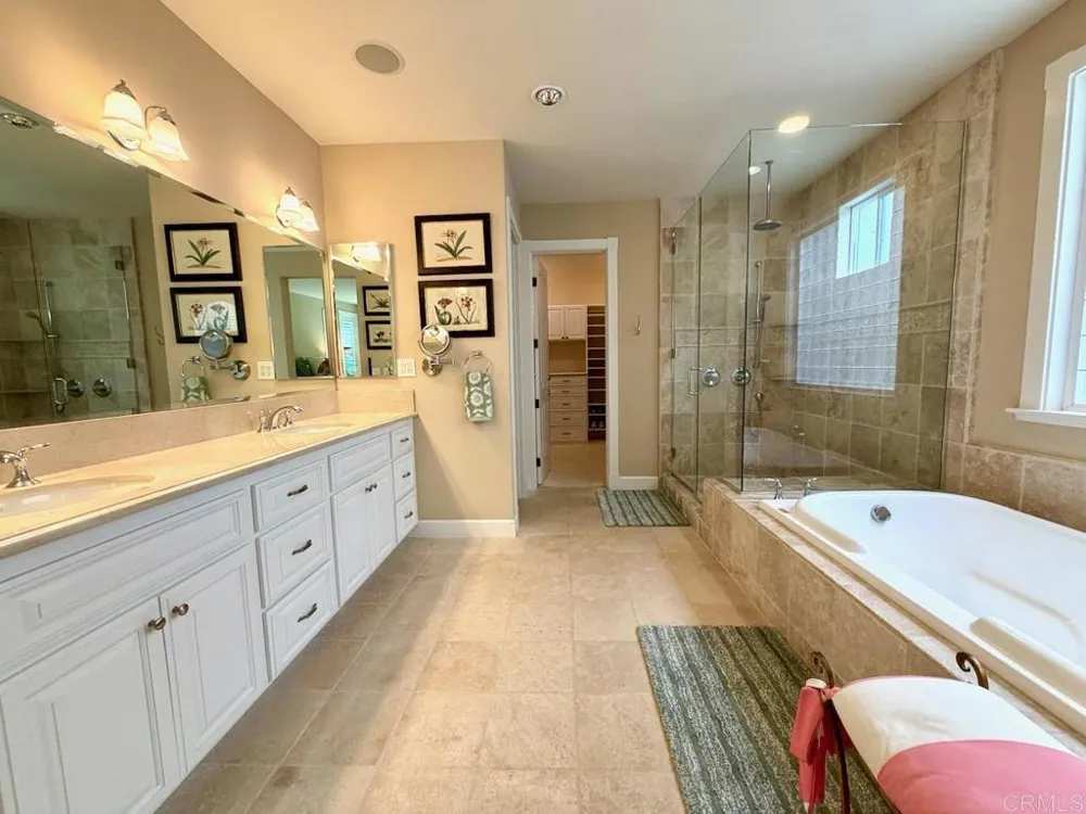 212 Helix Avenue Solana Beach, CA 92075