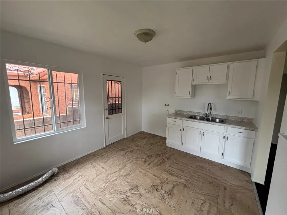 229 E 89th St Los Angeles, CA 90003