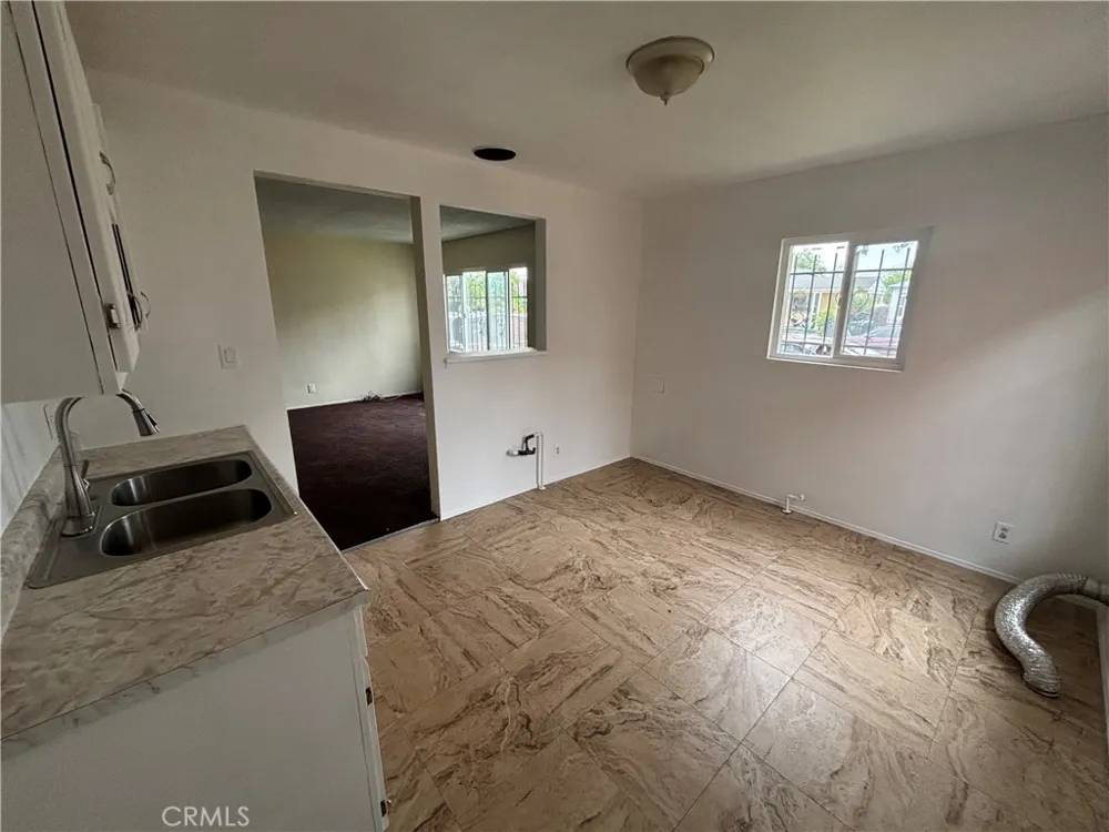 229 E 89th St Los Angeles, CA 90003