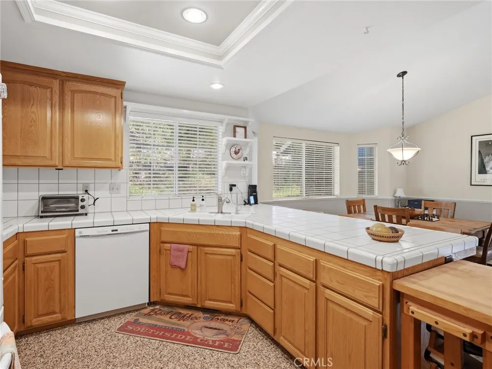 37927 China Creek Oakhurst, CA 93644