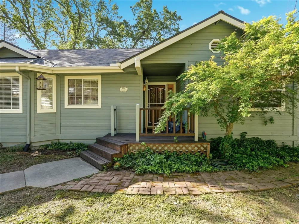 37927 China Creek Oakhurst, CA 93644