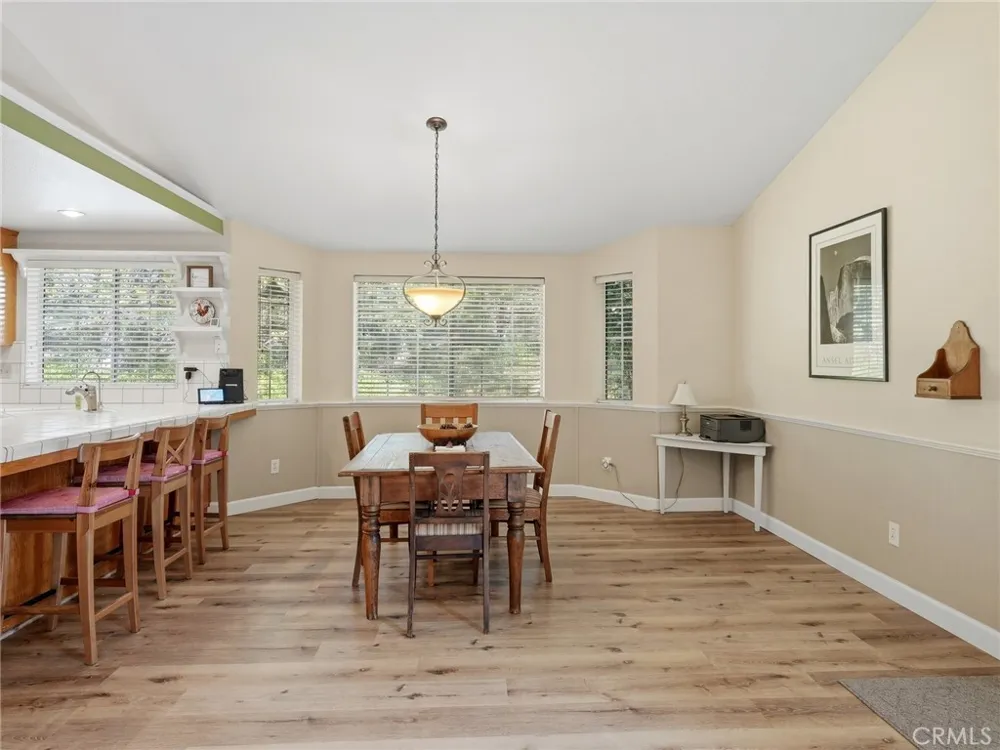 37927 China Creek Oakhurst, CA 93644