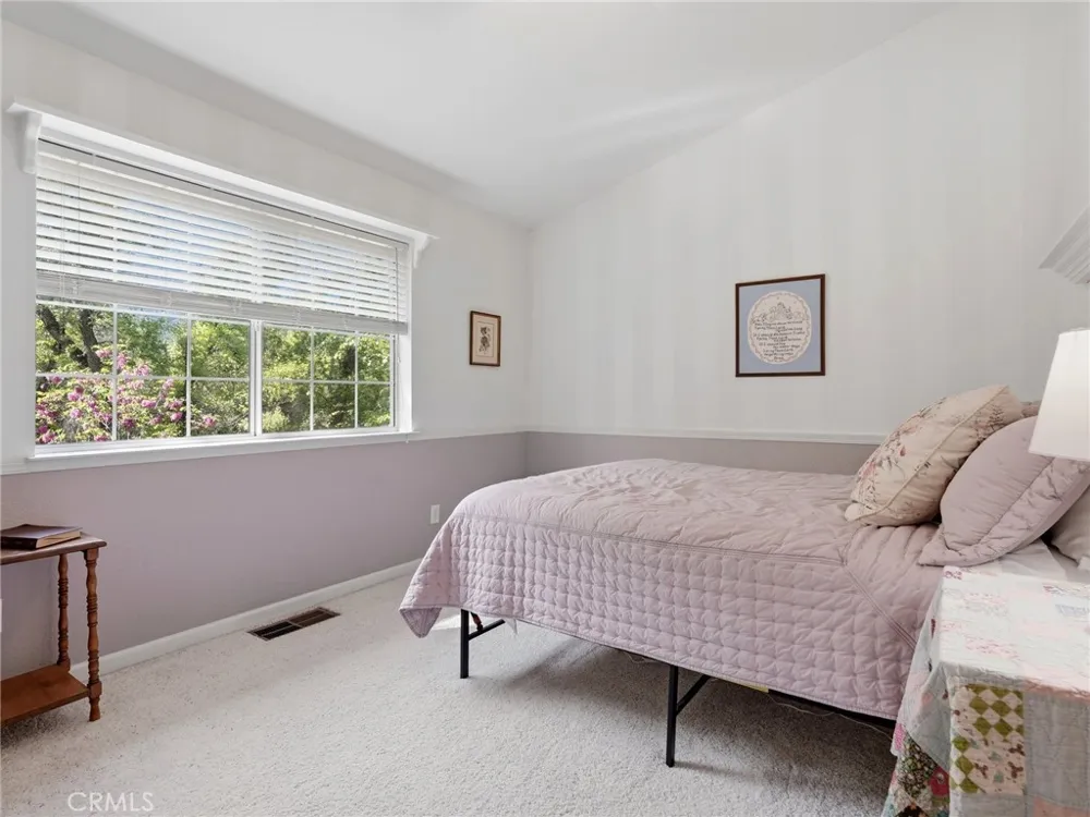 37927 China Creek Oakhurst, CA 93644