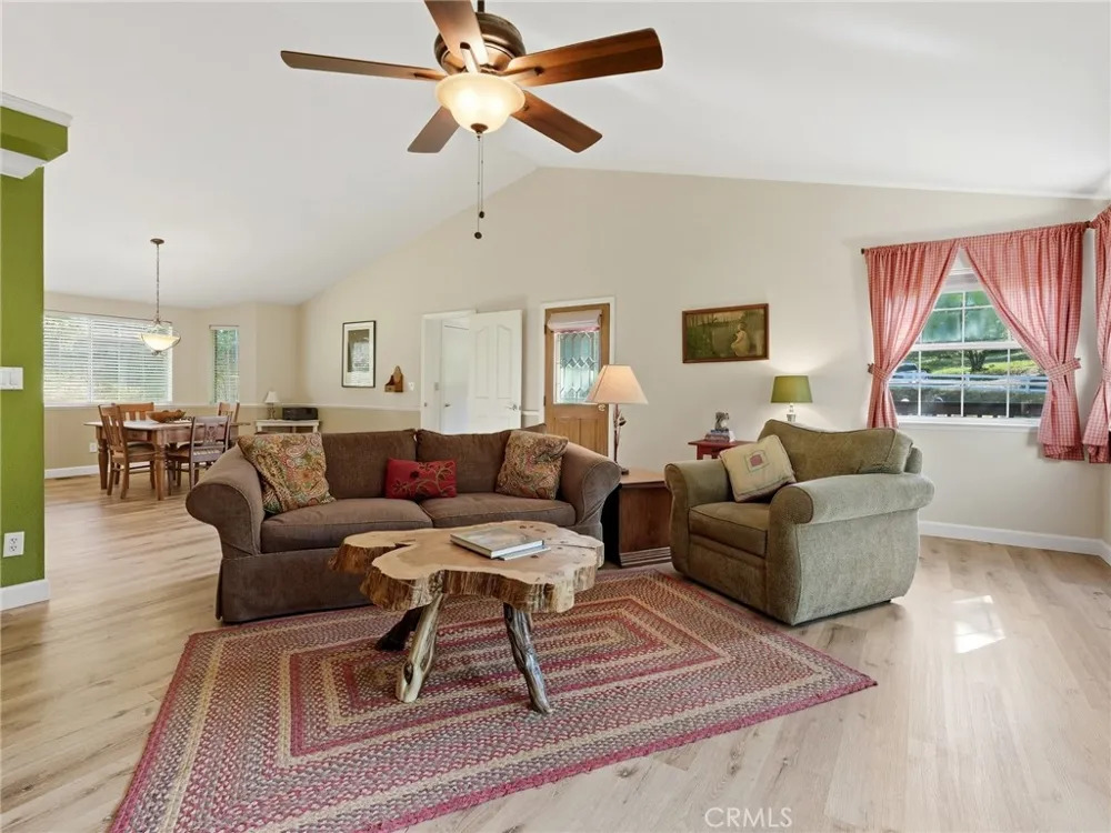 37927 China Creek Oakhurst, CA 93644