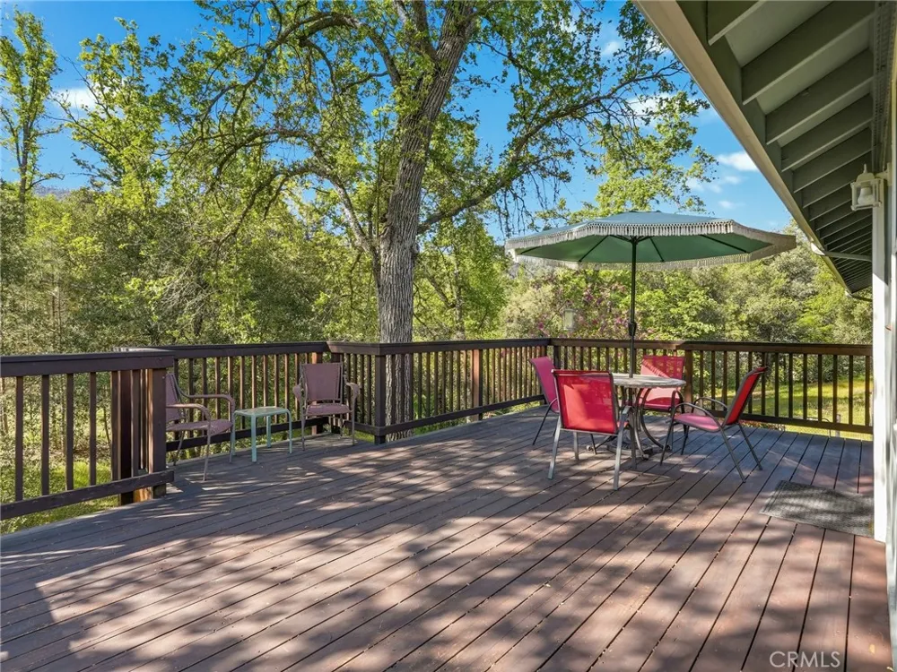 37927 China Creek Oakhurst, CA 93644