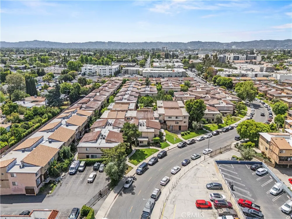 7320 Lennox Avenue #D8 Van Nuys, CA 91405