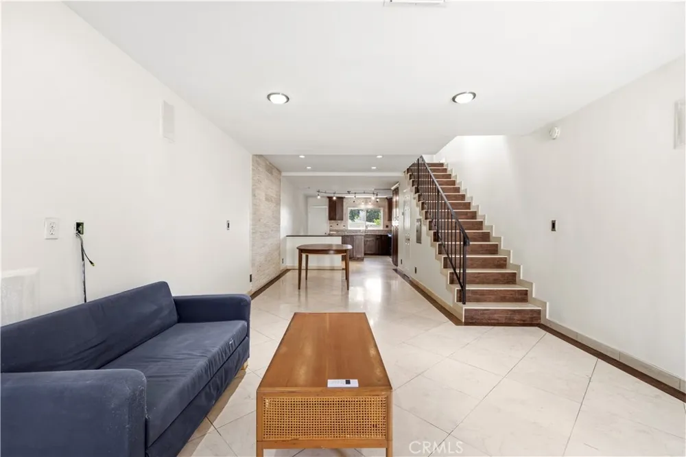 7320 Lennox Avenue #D8 Van Nuys, CA 91405