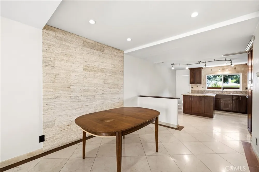 7320 Lennox Avenue #D8 Van Nuys, CA 91405