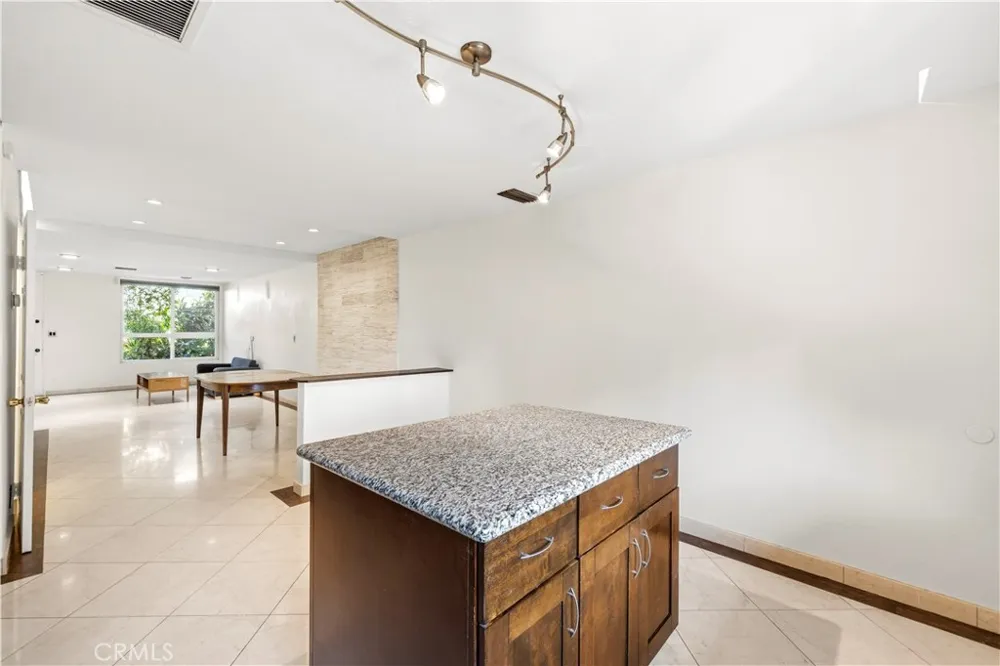 7320 Lennox Avenue #D8 Van Nuys, CA 91405