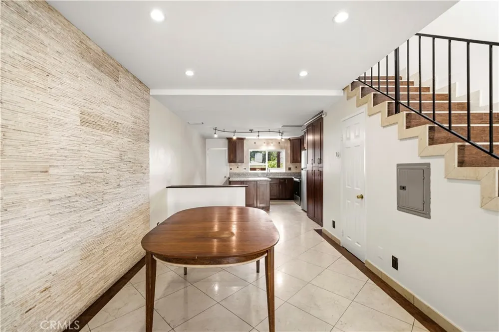 7320 Lennox Avenue #D8 Van Nuys, CA 91405