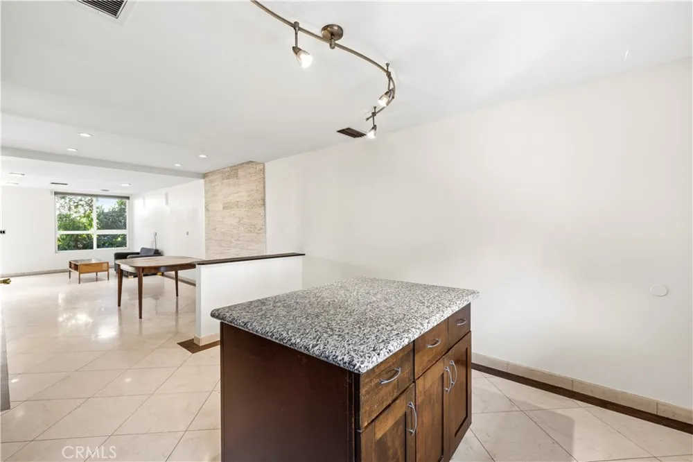 7320 Lennox Avenue #D8 Van Nuys, CA 91405