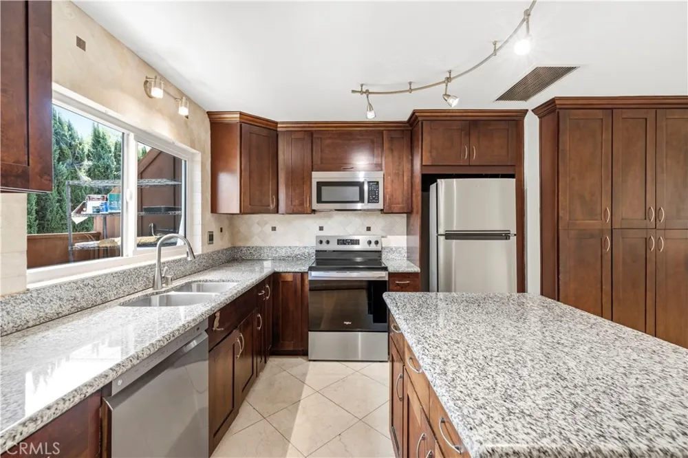 7320 Lennox Avenue #D8 Van Nuys, CA 91405
