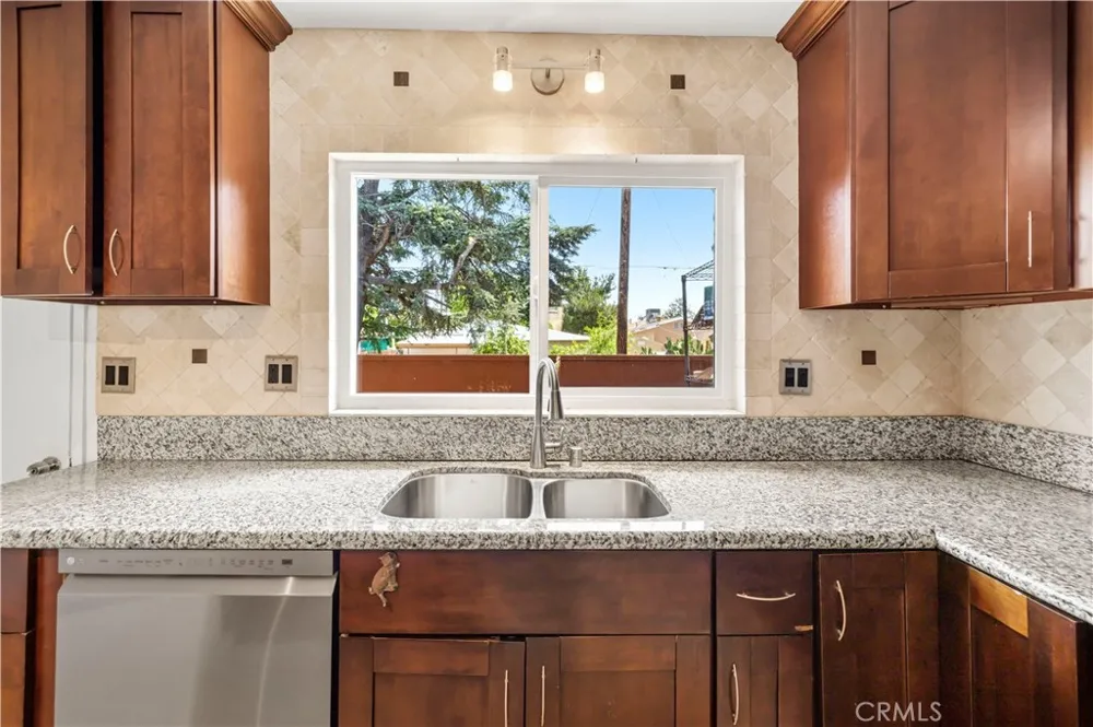 7320 Lennox Avenue #D8 Van Nuys, CA 91405