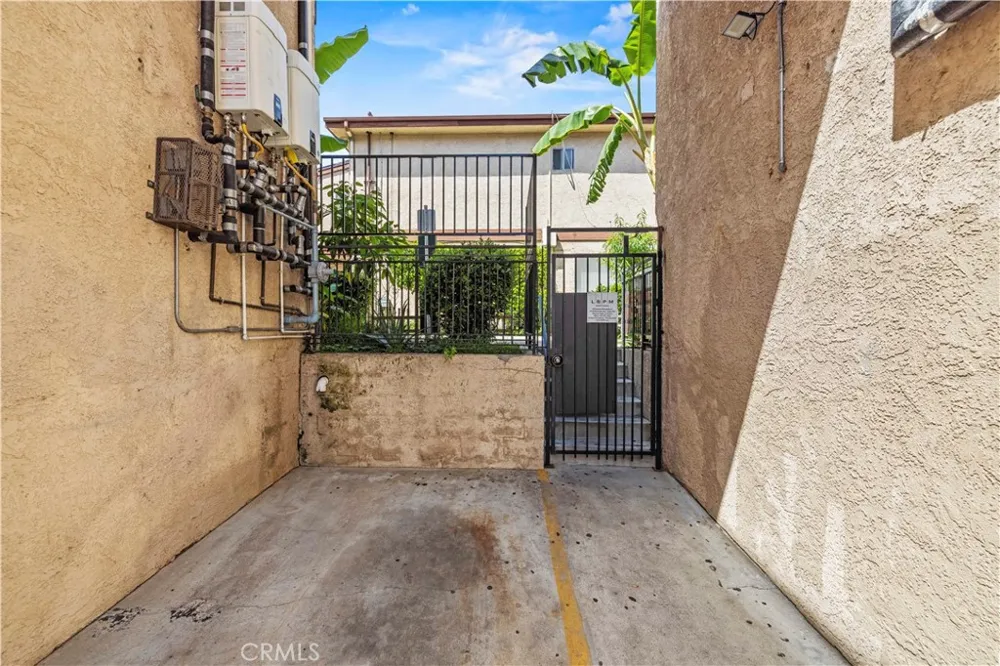 7320 Lennox Avenue #D8 Van Nuys, CA 91405