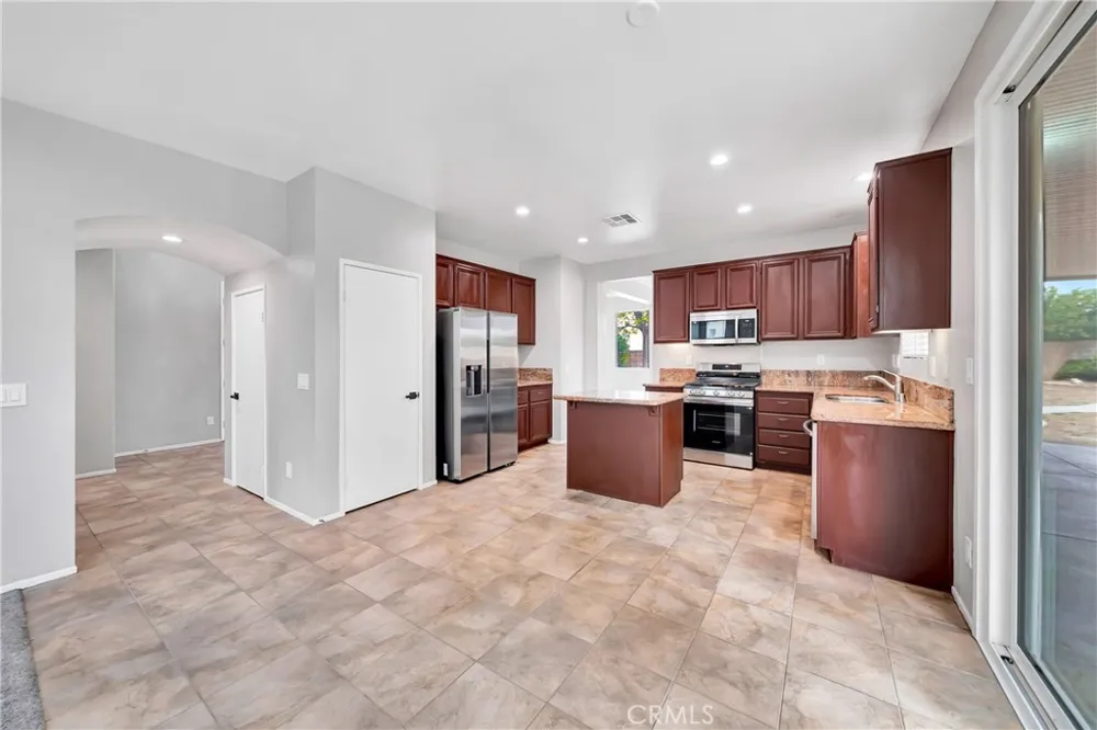1222 W Avenue H7 Lancaster, CA 93534