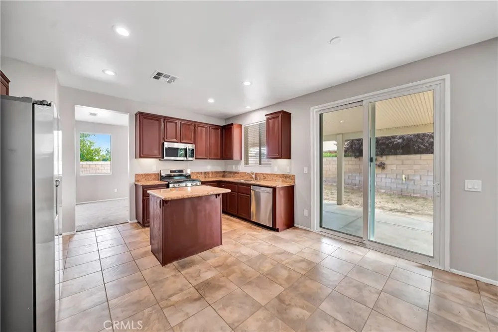 1222 W Avenue H7 Lancaster, CA 93534
