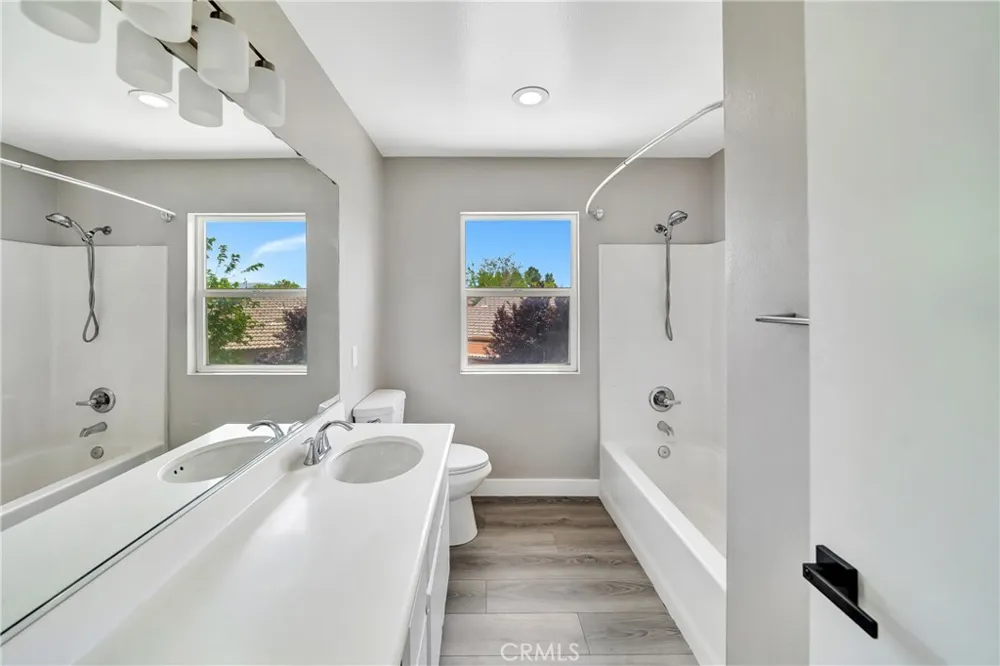 1222 W Avenue H7 Lancaster, CA 93534