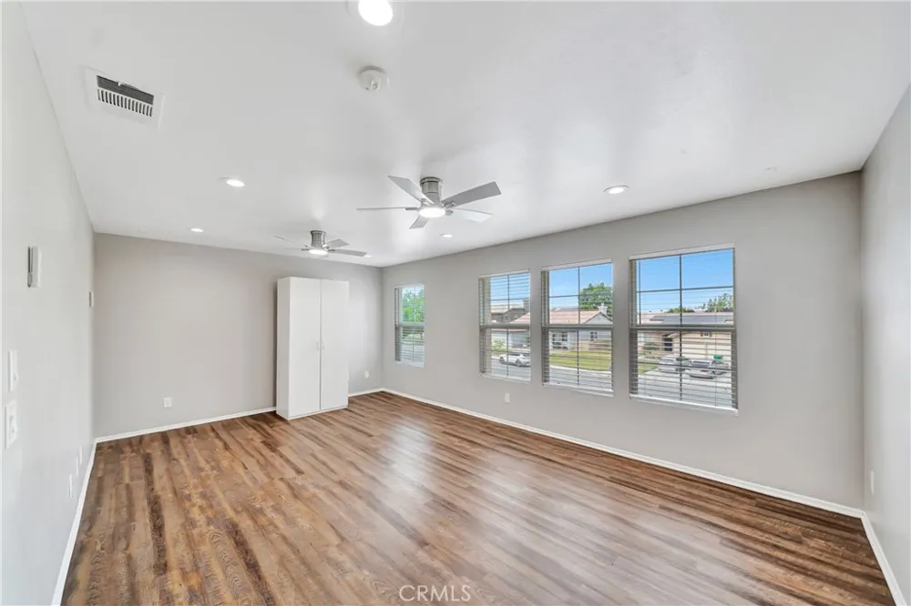 1222 W Avenue H7 Lancaster, CA 93534