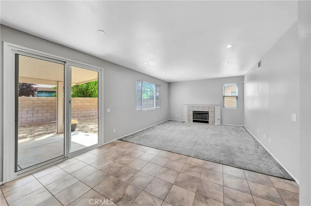 1222 W Avenue H7 Lancaster, CA 93534