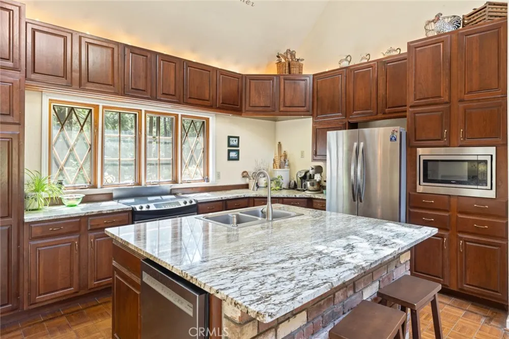 5555 Platt Mountain Forest Ranch, CA 95942