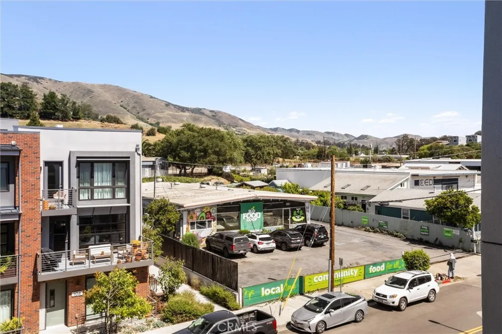 2475 Victoria #310 San Luis Obispo, CA 93401