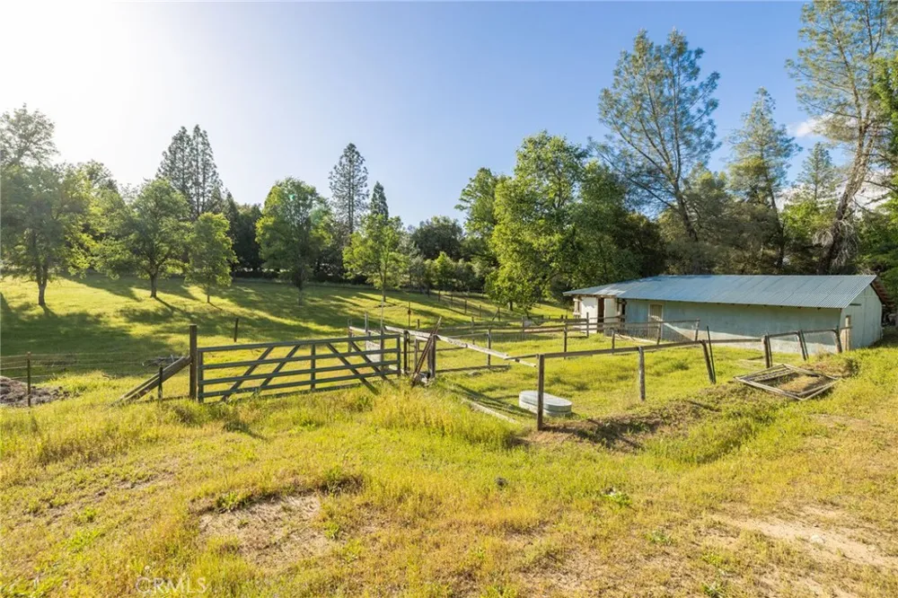 50711 Road 426 Oakhurst, CA 93644