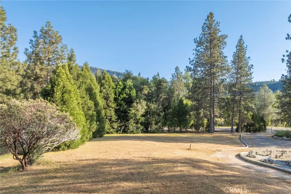50711 Road 426 Oakhurst, CA 93644