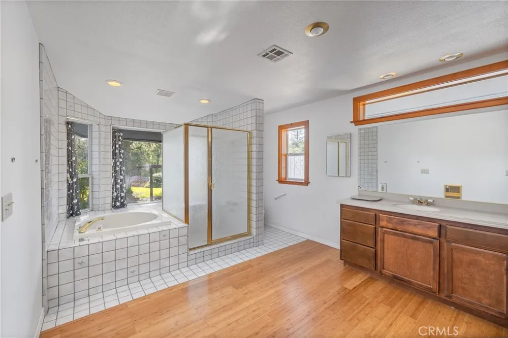 50711 Road 426 Oakhurst, CA 93644