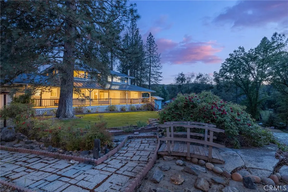 50711 Road 426 Oakhurst, CA 93644