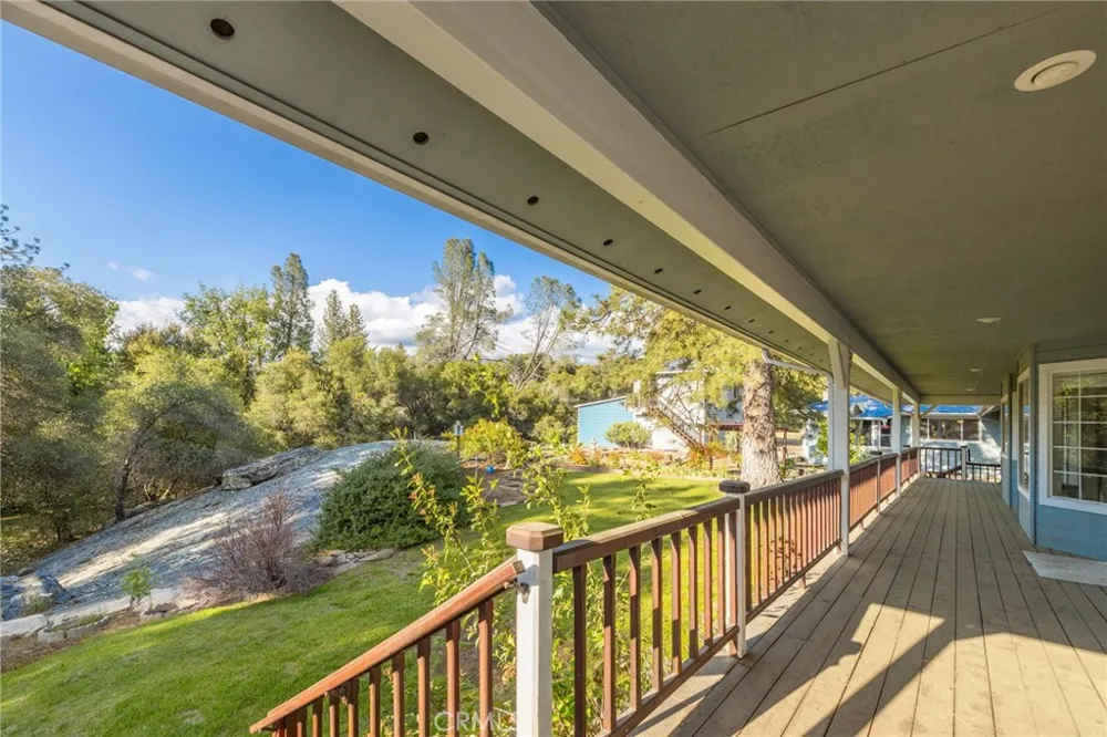 50711 Road 426 Oakhurst, CA 93644