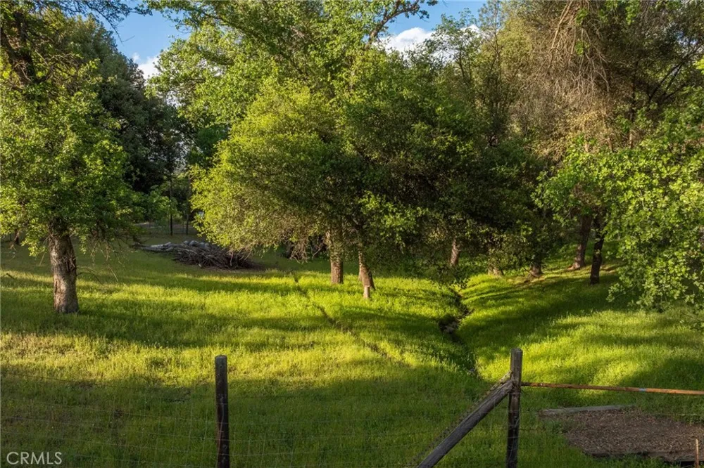 50711 Road 426 Oakhurst, CA 93644