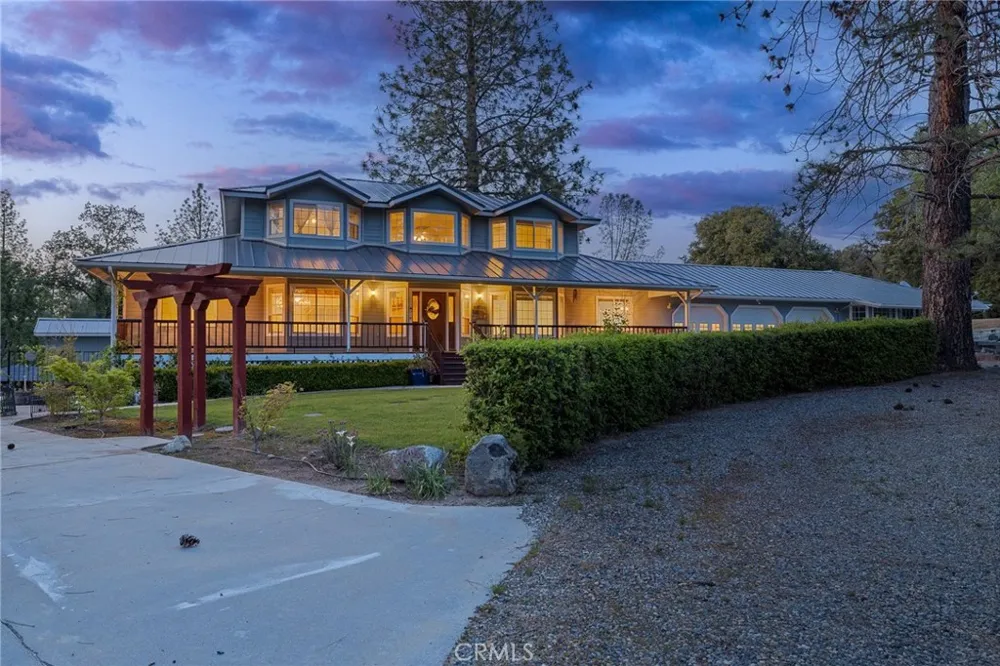 50711 Road 426 Oakhurst, CA 93644