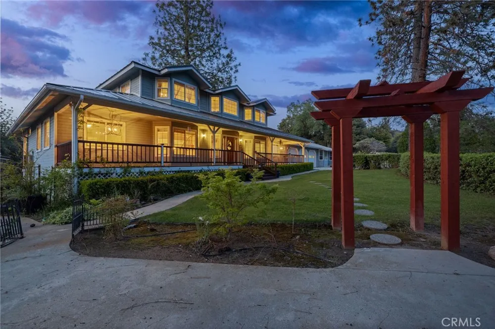 50711 Road 426 Oakhurst, CA 93644