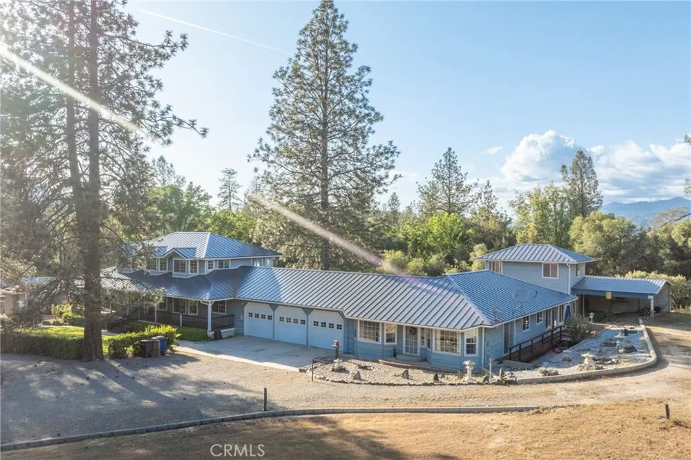 50711 Road 426 Oakhurst, CA 93644