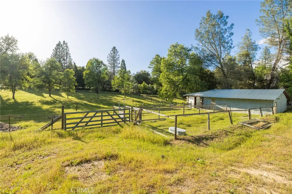 50711 Road 426 Oakhurst, CA 93644