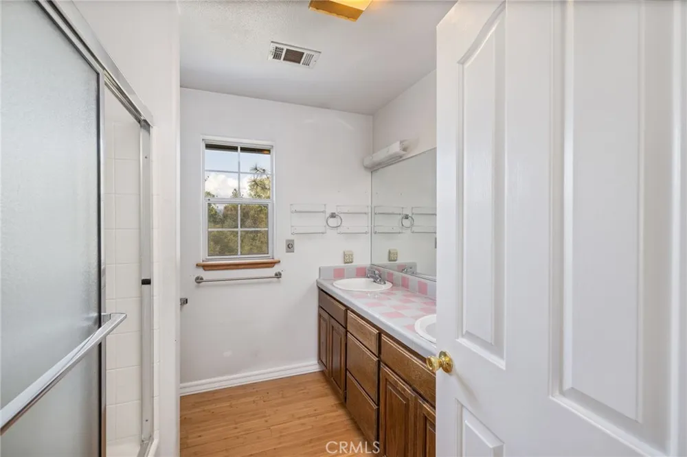 50711 Road 426 Oakhurst, CA 93644