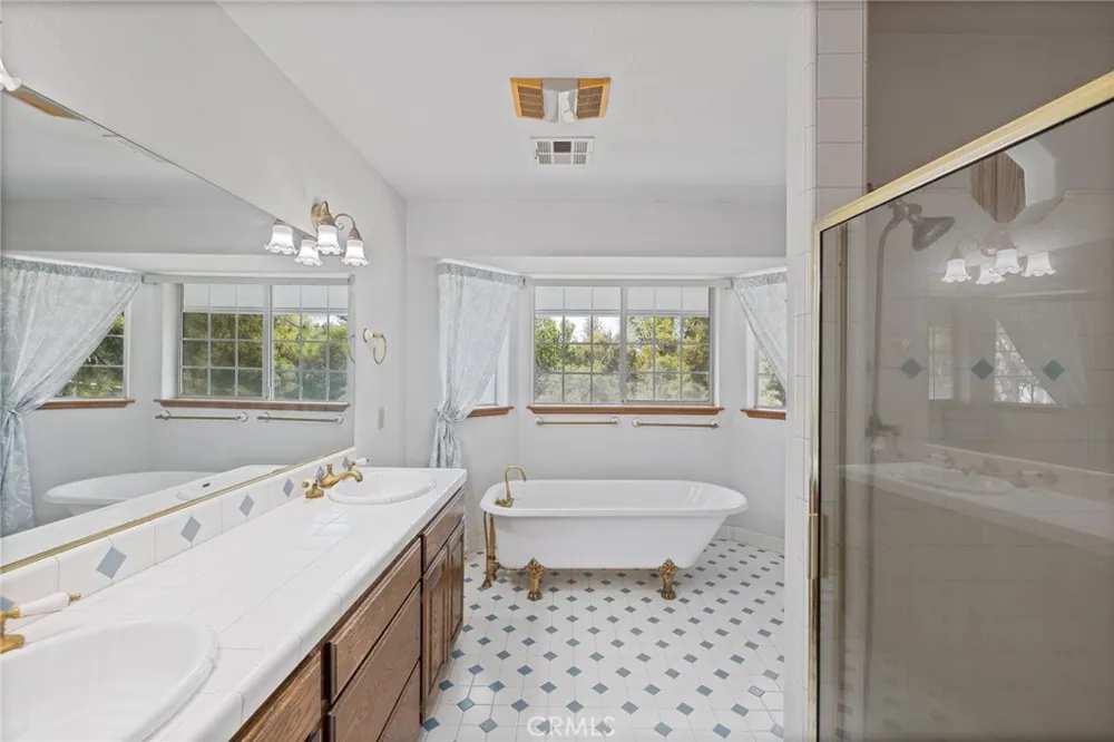 50711 Road 426 Oakhurst, CA 93644