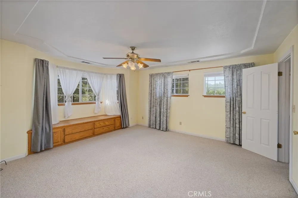 50711 Road 426 Oakhurst, CA 93644