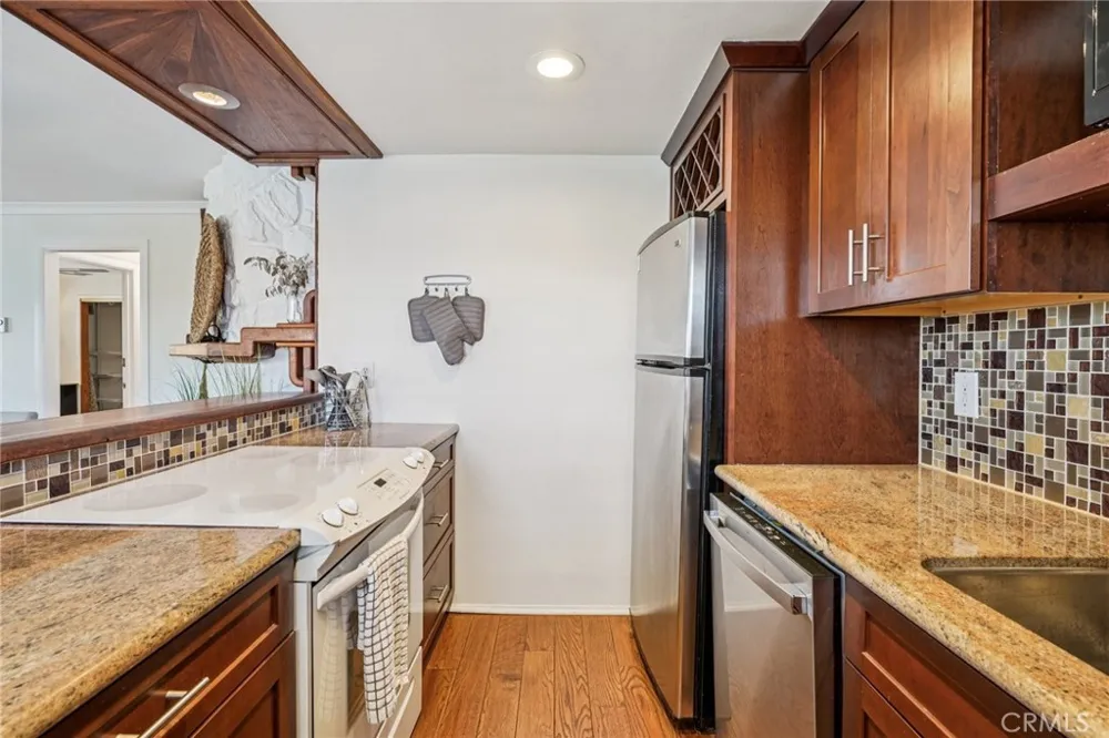 644 Manhattan Beach #10 Manhattan Beach, CA 90266