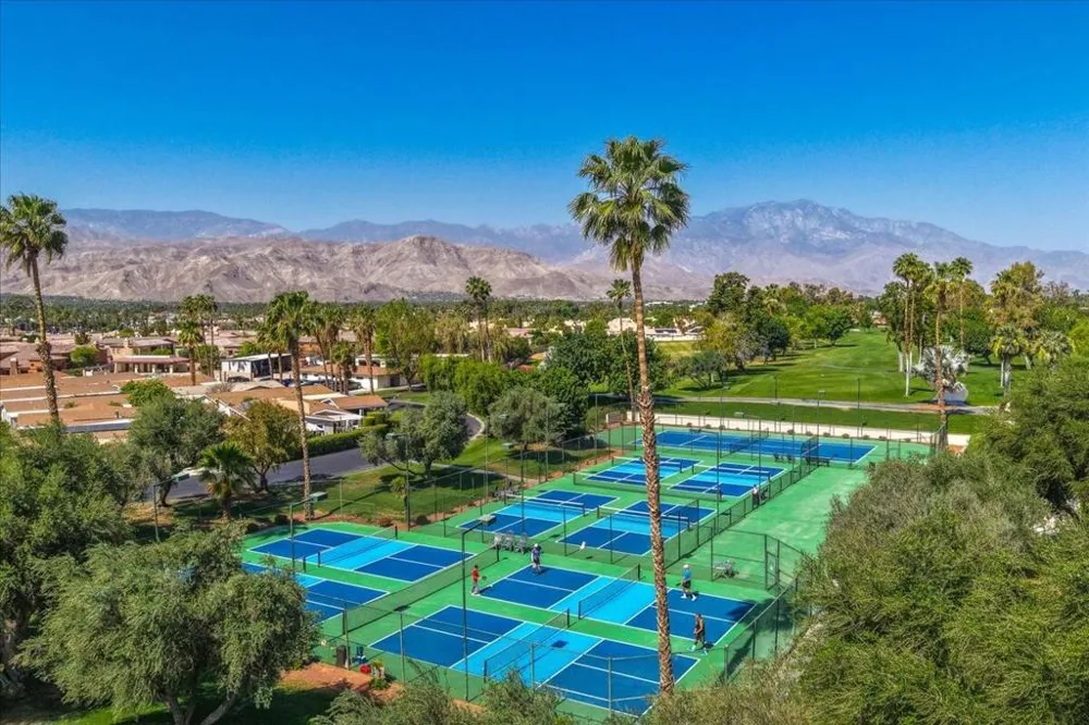 73450 Country Club Drive #18 Palm Desert, CA 92260