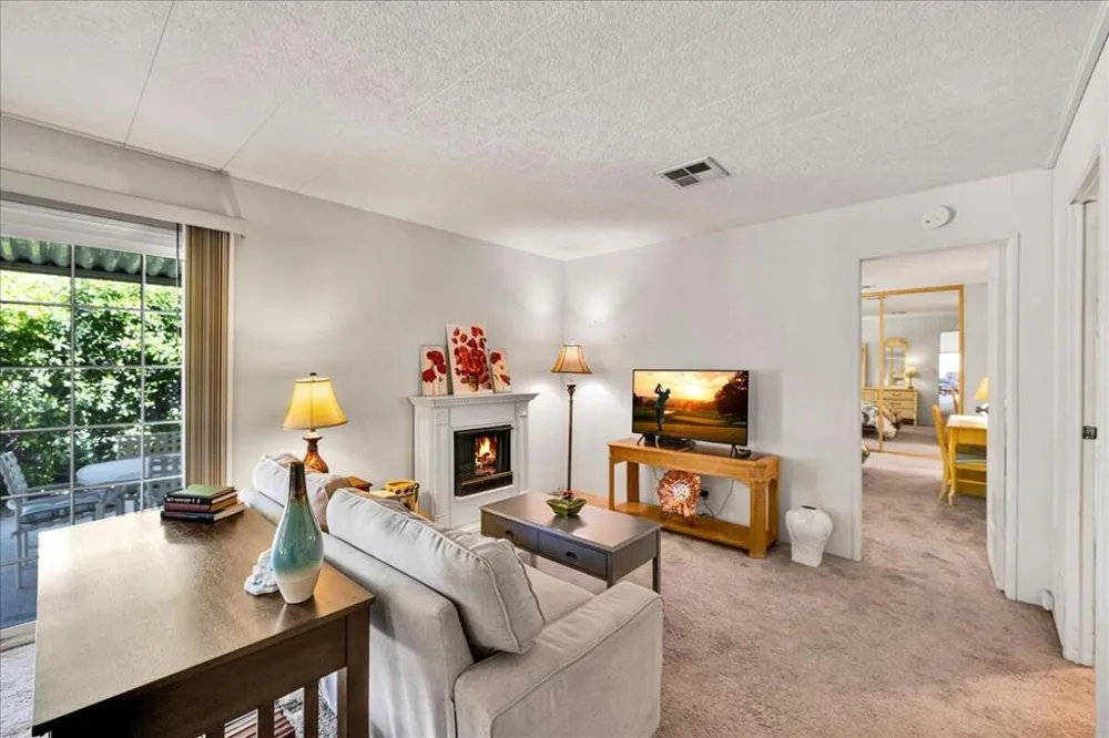 73450 Country Club Drive #18 Palm Desert, CA 92260