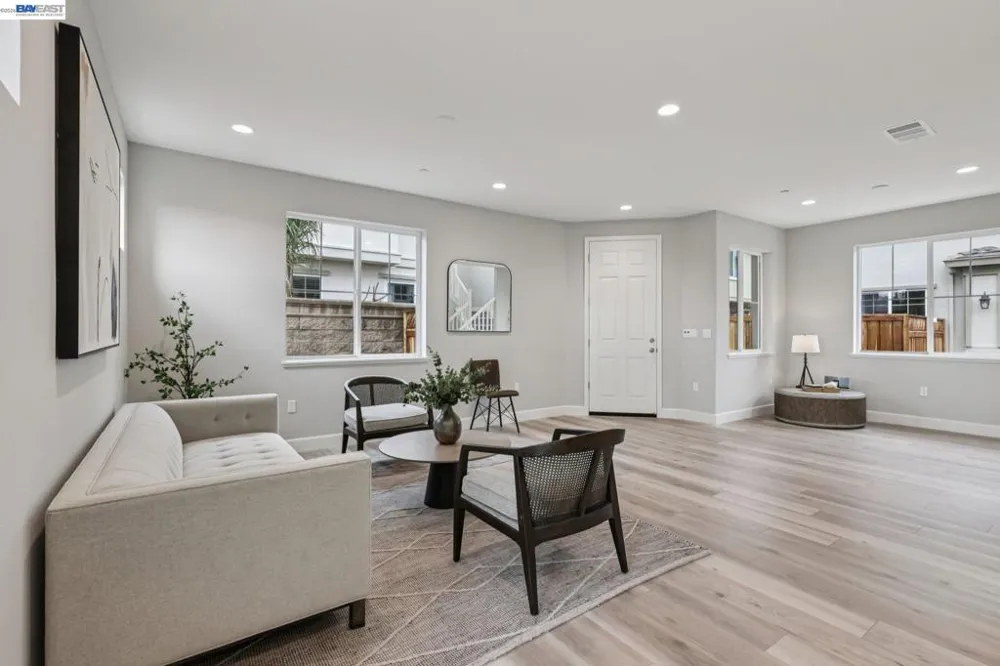 208 Mindy Way Pittsburg, CA 94565