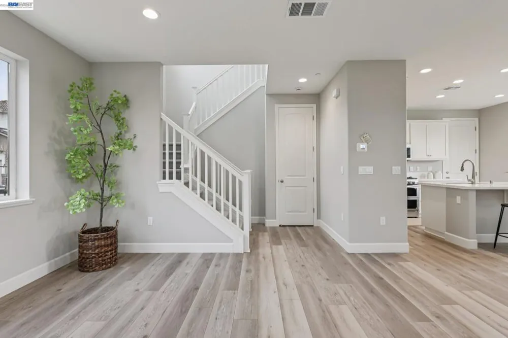 208 Mindy Way Pittsburg, CA 94565