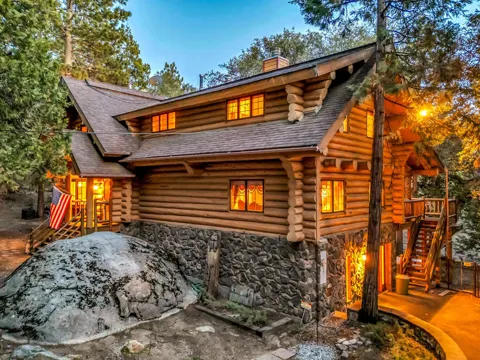 52381 Laurel Trail