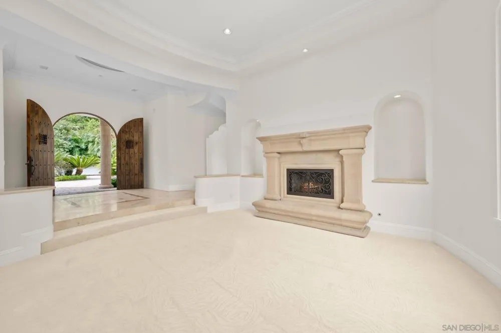 6319 Via Naranjal Rancho Santa Fe, CA 92067
