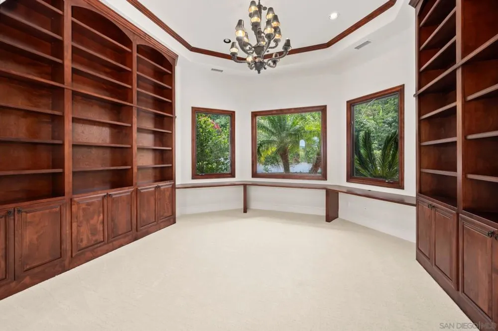 6319 Via Naranjal Rancho Santa Fe, CA 92067