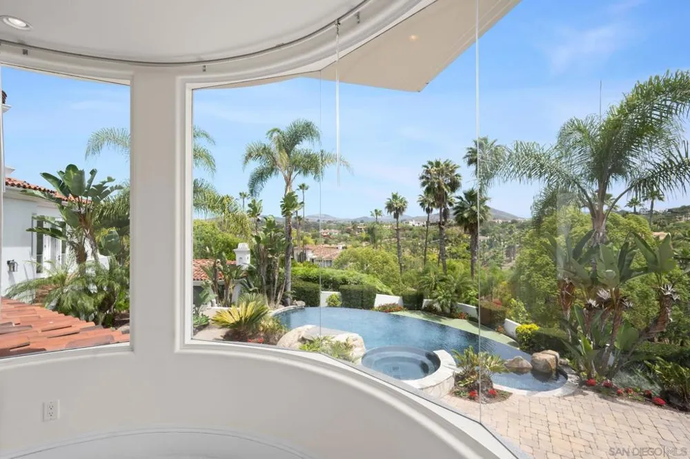 6319 Via Naranjal Rancho Santa Fe, CA 92067