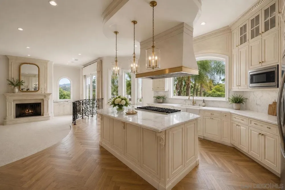 6319 Via Naranjal Rancho Santa Fe, CA 92067