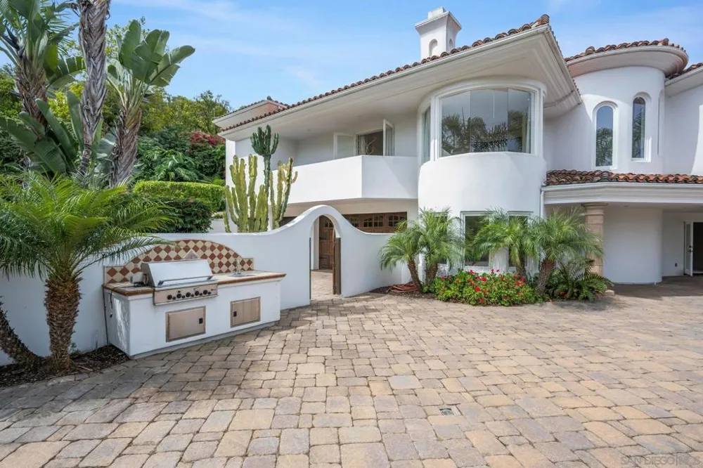 6319 Via Naranjal Rancho Santa Fe, CA 92067