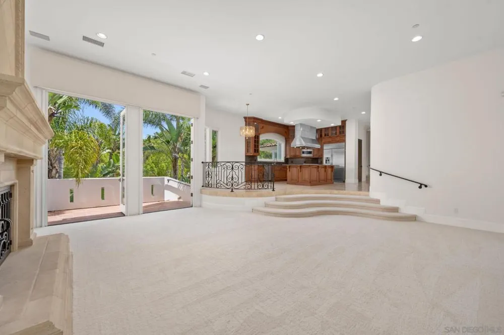 6319 Via Naranjal Rancho Santa Fe, CA 92067